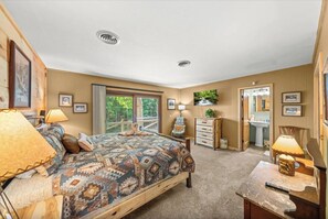 4 bedrooms, bed sheets - Gatlinburg Cabin with Hot Tub, Game Room, Sleeps 12 (Gatlinburg)