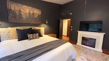 8 dormitorios, escritorio, tabla de planchar con plancha y cuna de viaje