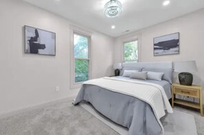 WiFi, bed sheets - Cozy 2-bedroom house in peaceful Columbus with AC (Columbus)