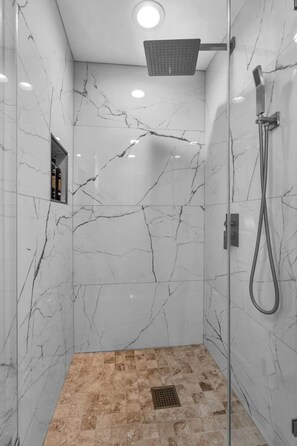 Bathroom - “Stylish 3BR, 2 Bath Home for Longer Stays (Arlington Heights)