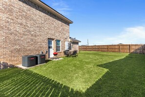 Outdoor dining - Kendrix Stays III (Killeen)