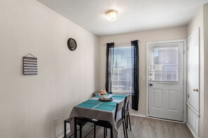 Dining - Kendrix Stays III (Killeen)