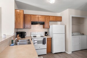 Private kitchen - Kendrix Stays III (Killeen)
