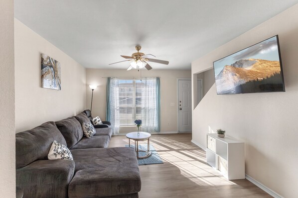 Living area - Kendrix Stays III (Killeen)
