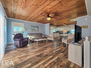 Smart TV - Fins Up - NEW Beachside Escape (North Topsail Beach)