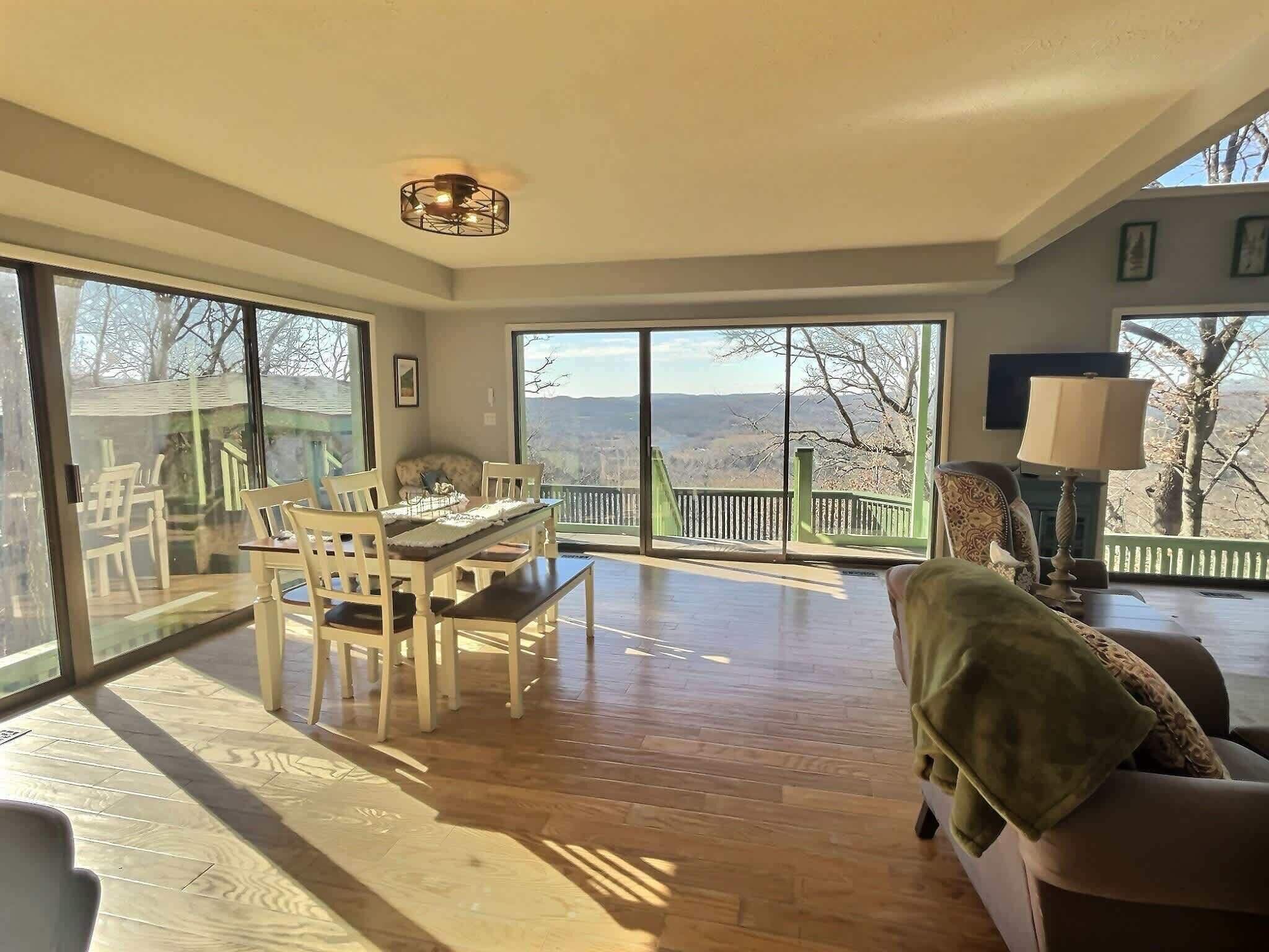 Televisión y oficina 