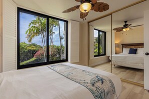 2 bedrooms, desk, iron/ironing board, free WiFi - Beachfront 2BR across Kamaole Beach Park II Kihei summer deals (Kihei)