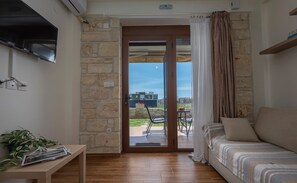 Comfort Suite Ground Floor | Living area - Delejo Resort & Suites (Nea Propontida)