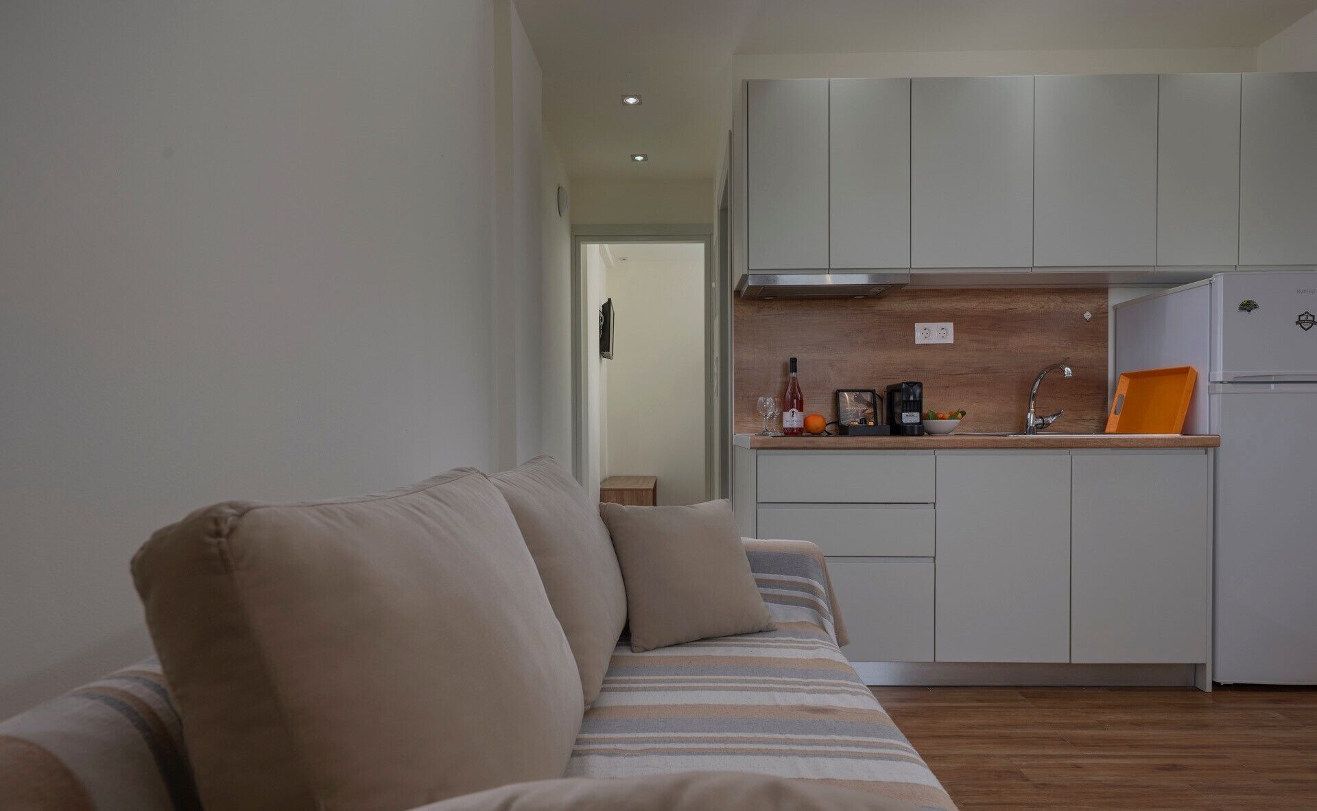 Comfort Suite Ground Floor | Private kitchen | Fridge, stovetop, espresso maker, coffee/tea maker