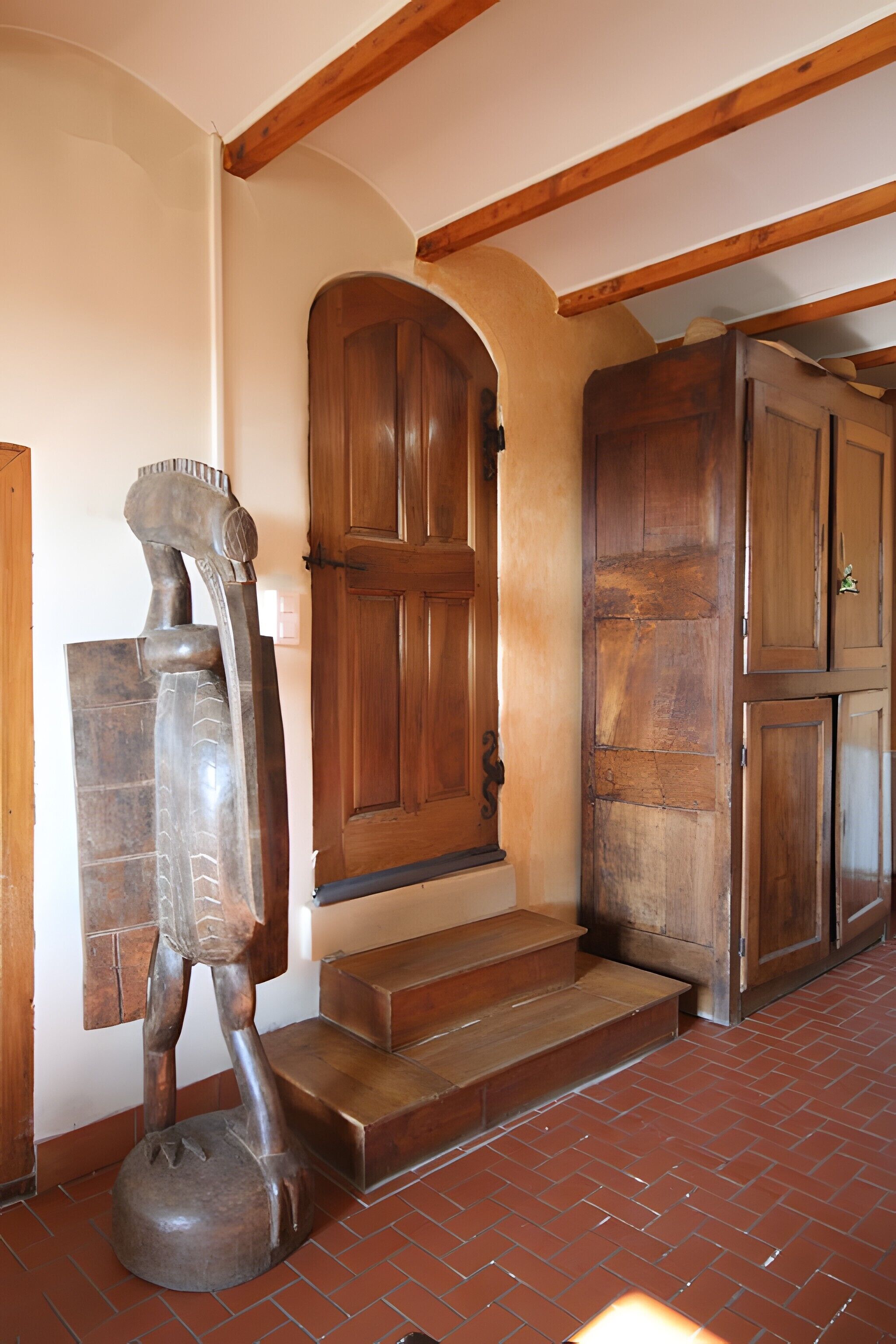 المنشأة من الداخل