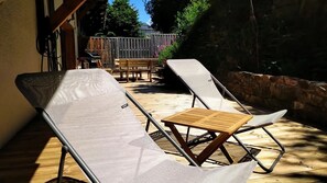 Outdoor dining - 6-person apartment 7-minute walk from village center. Parking, conveniently located (Megève)
