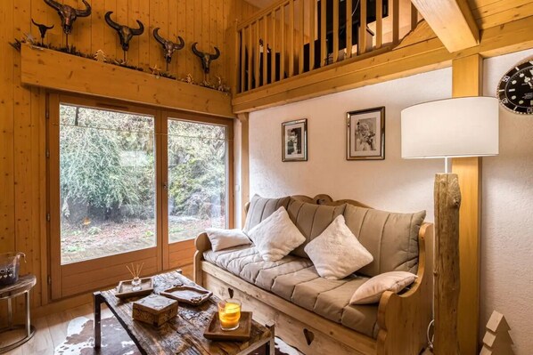 Living area - 6-person apartment 7-minute walk from village center. Parking, conveniently located (Megève)