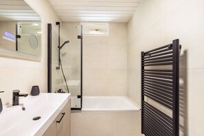 Dutxa, assecador de cabells i tovalloles 