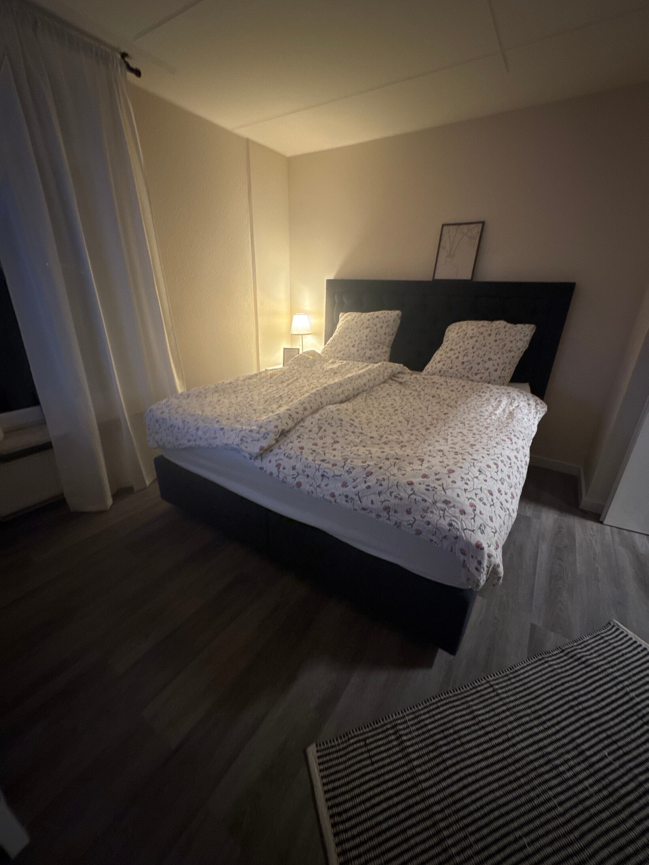 Bügeleisen/Bügelbrett, WLAN, Bettwäsche