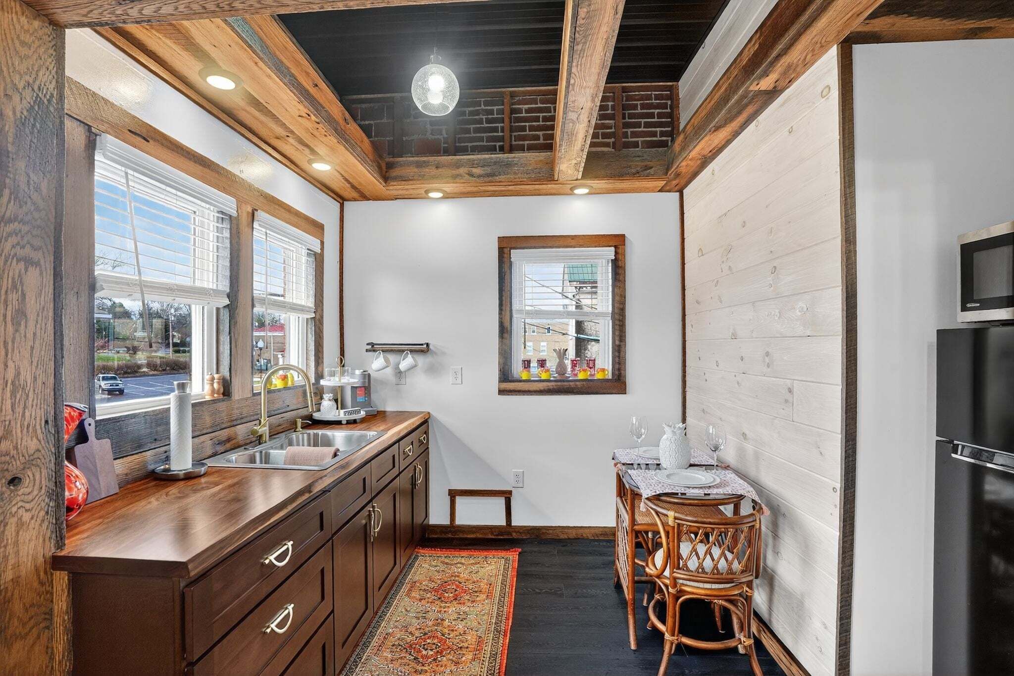 冰箱、微波炉、茶具/咖啡用具、烤面包机