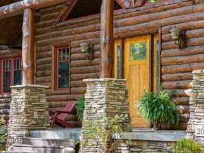 Exterior detail - WFC Luxury Cabin Daggett Lake|Beach|Kayaks|Firepit (Crosslake)