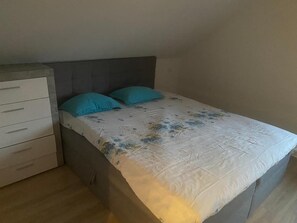 Bügeleisen/Bügelbrett, WLAN, Bettwäsche