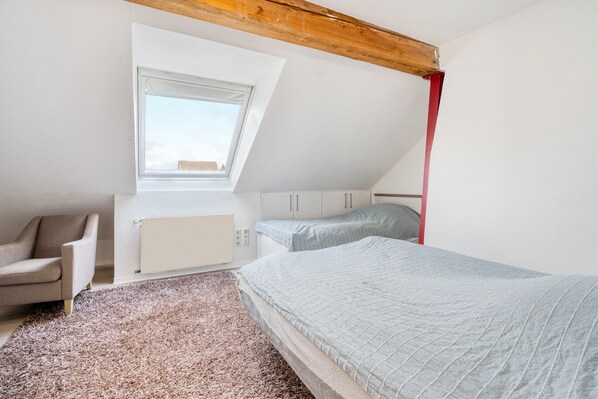 2 bedrooms, iron/ironing board, WiFi, bed sheets - Apartment “Charmante Auszeit” with Balcony and Wi-Fi (Bielefeld)