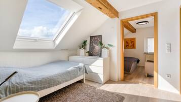 2 bedrooms, iron/ironing board, WiFi, bed sheets