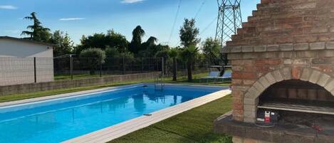 Et oppvarmet basseng