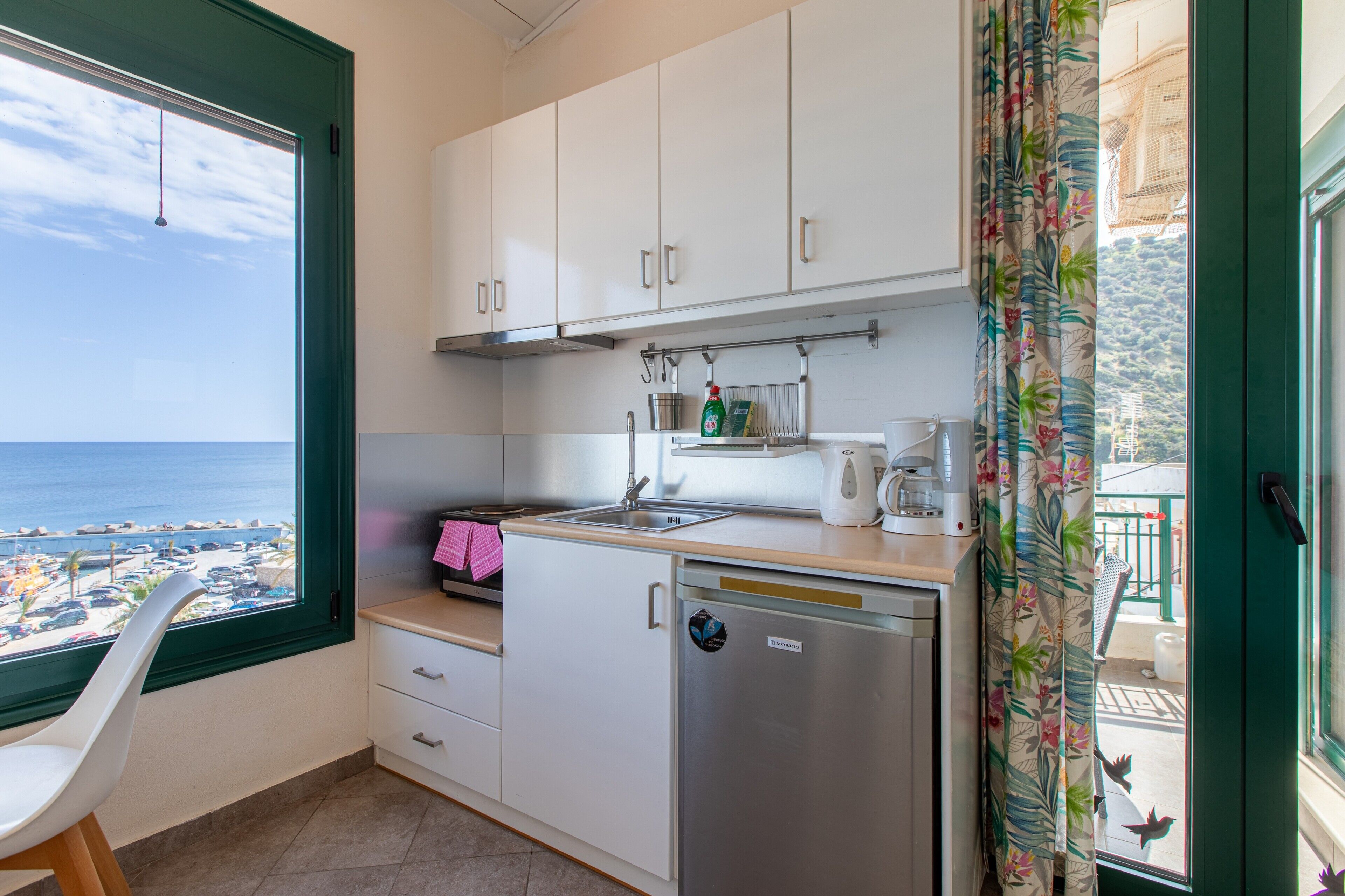Fridge, coffee/tea maker, electric kettle