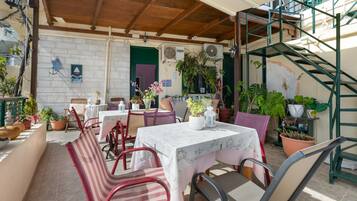 Restauration en plein air