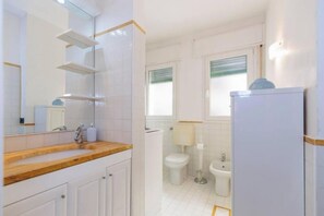 Regadera y bidet 