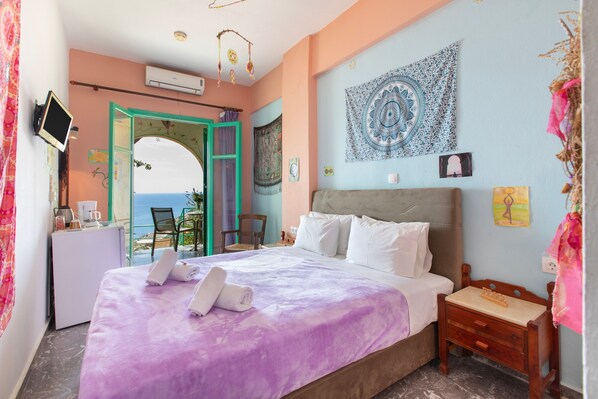 Room - Bed and Breakfast 'Double Room No 105 Sea View' with Sea View, Wi-Fi and Air Conditioning (Crete)