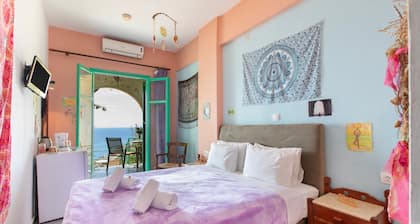 Bed and Breakfast 'Double Room No 105 Sea View' with Sea View, Wi-Fi and Air Conditioning