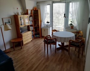 Smart TV - Ferienwohnung mit Balkon in Dornumersiel (Dornumersiel)