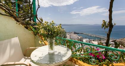Bed and Breakfast 'Double Room No 204 Sea View' with Sea View, Wi-Fi and Air Conditioning