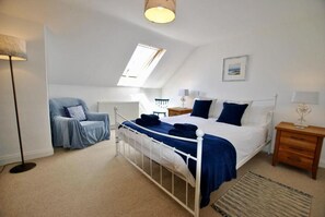 Iron/ironing board, free WiFi, bed sheets