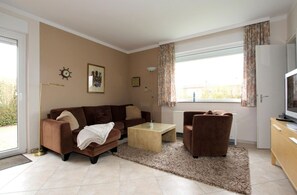Smart TV, DVD player, stereo - Bungalow in Strandnaehe, Dornumersiel (Dornumersiel)