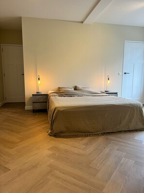 2 bedrooms, iron/ironing board, WiFi, bed sheets - Luxury 2-bedroom apartment in charming Baarn perfect for relaxing stay (Baarn)