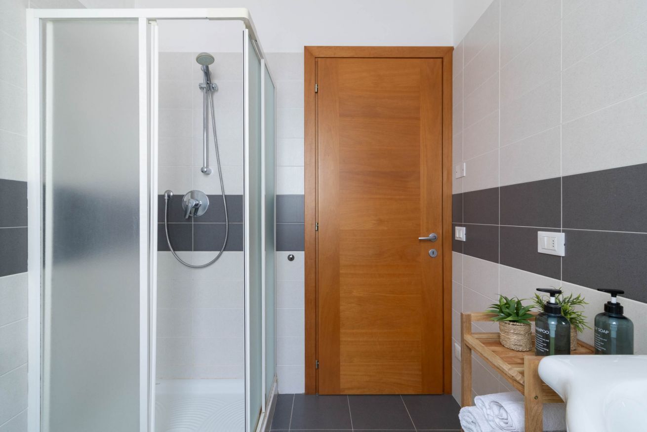 Shower, bidet