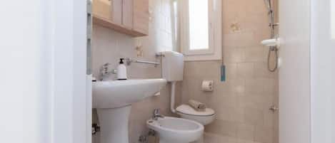 Douche, bidet