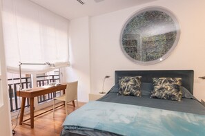 Iron/ironing board, travel cot