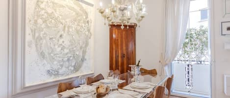 تناول الطعام