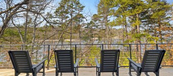 Lakeside Luxe-Lake Access-Hot Tub-Amazing Patio