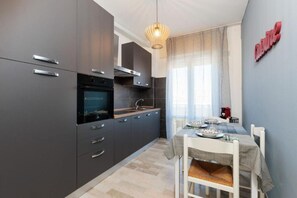 Fridge, microwave, dishwasher - The SpaceLooking for a comfortable, stylish, and strategically located stay to explore Venice and beyond? This newly renovated home in Mestre is the ideal solution for families, small groups, and travelers seeking both comfort and convenience.Just steps  (Venezia)