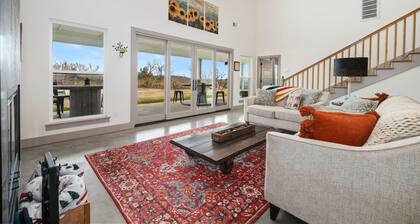 Spiker's Den-Sand Volleyball Courts-Hot Tub