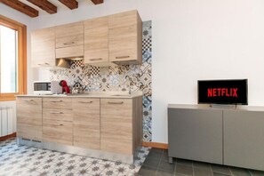 Kühlschrank, Mikrowelle