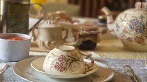 فطور كامل مجانًا يوميًا