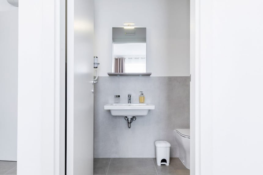 Modern & Functional Rooms In Mestre Brand-new Guesthouse With Free Parkingperfectly Located For Venice: Bus No. 5 Passes Every 10 Minutes And Takes You Directly To The Historic Center In Just A Few Minutes! Rooms Are Equipped With A Comfortable - ヴェネツィア