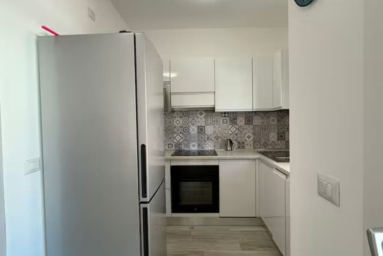 Kühlschrank, Mikrowelle, Geschirrspüler