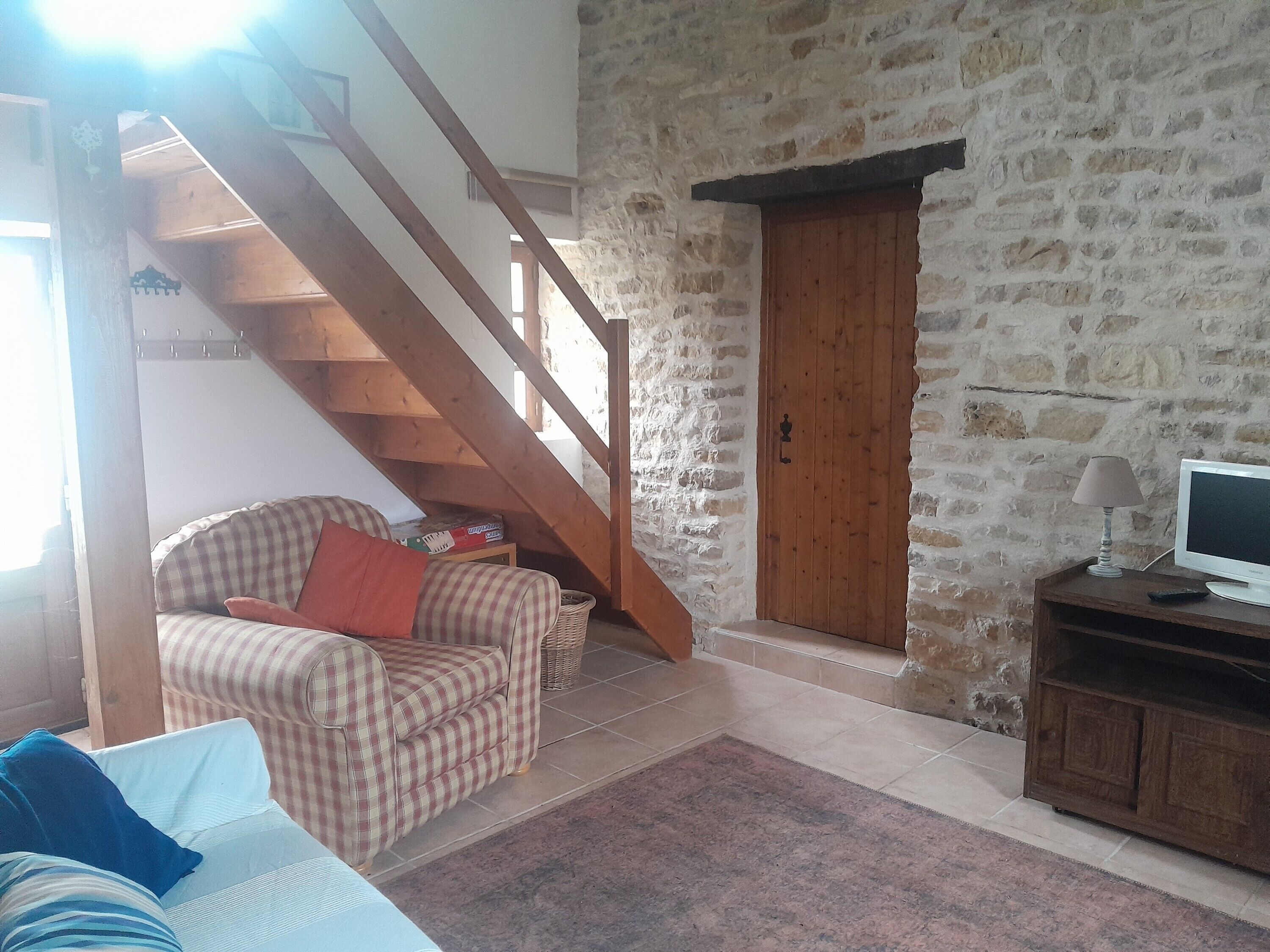 TV, fireplace, stereo