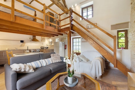 TV, fireplace, stereo. Gîte des Fraignaies with Private Pool and Terrace in Saint-Juire-Champgillon