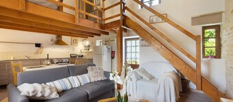 Gîte des Fraignaies with Private Pool and Terrace in Saint-Juire-Champgillon