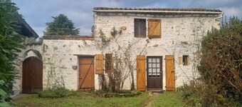 Gîte des Fraignaies with Private Pool and Terrace in Saint-Juire-Champgillon