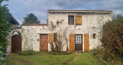 Gîte des Fraignaies with Private Pool and Terrace in Saint-Juire-Champgillon